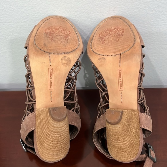 Vince Camuto VC-EVEL Smoke Taupe Silk Goat Tublar Ela Size 7.5 - Picture 16 of 16